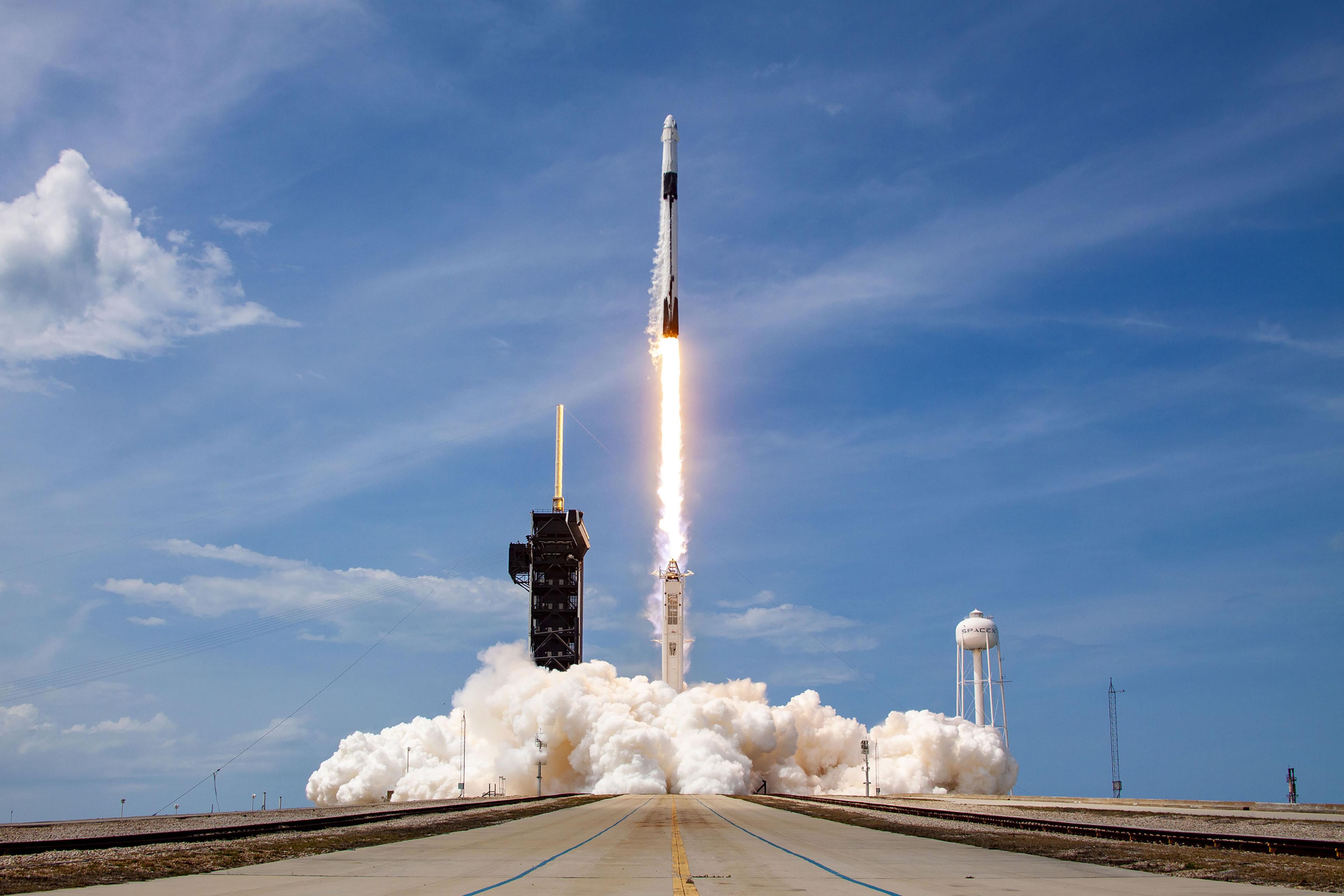 Falcon 9 launches Dragon to the International Space Station from Launch Complex 39A